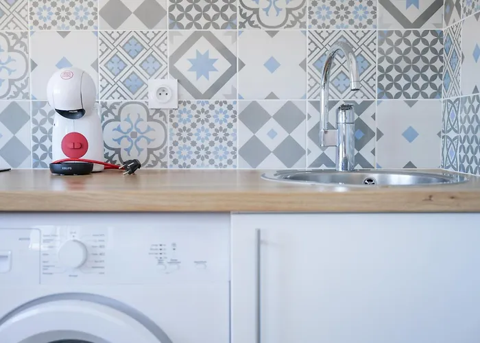 Idealement Situe Quartier Du Marche Arago - 2 Personnes Daire *